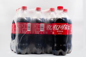 Напиток безалкогольный газированный Coca-Cola 888 мл пэт бутылка